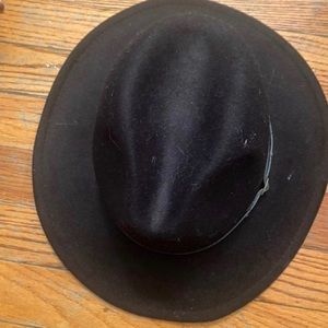 Black hat with buckle